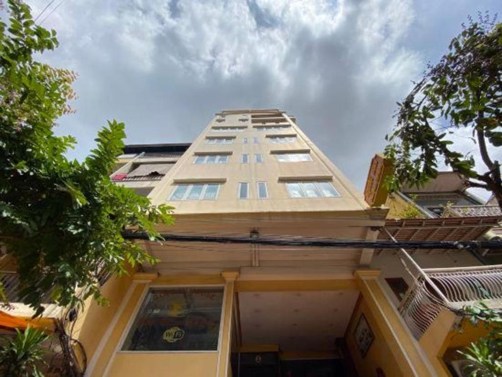 Golden House International Hotel Phnom Penh Exterior photo