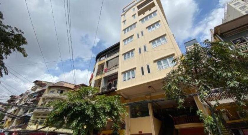 Golden House International Hotel Phnom Penh Exterior photo