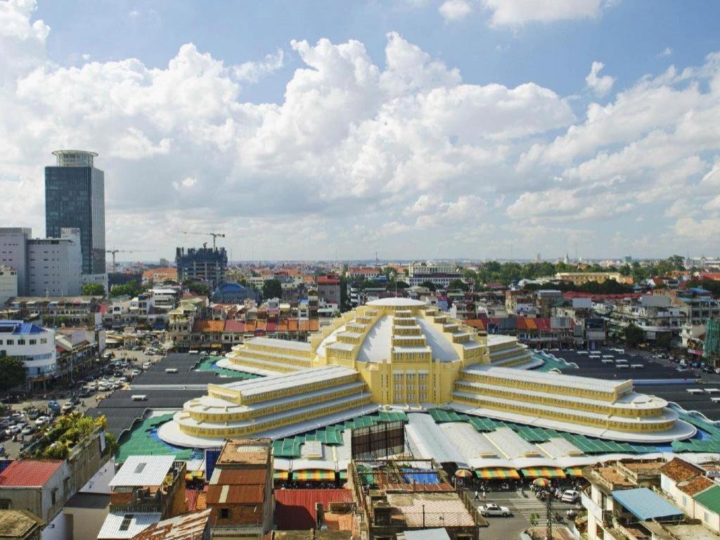 Golden House International Hotel Phnom Penh Exterior photo